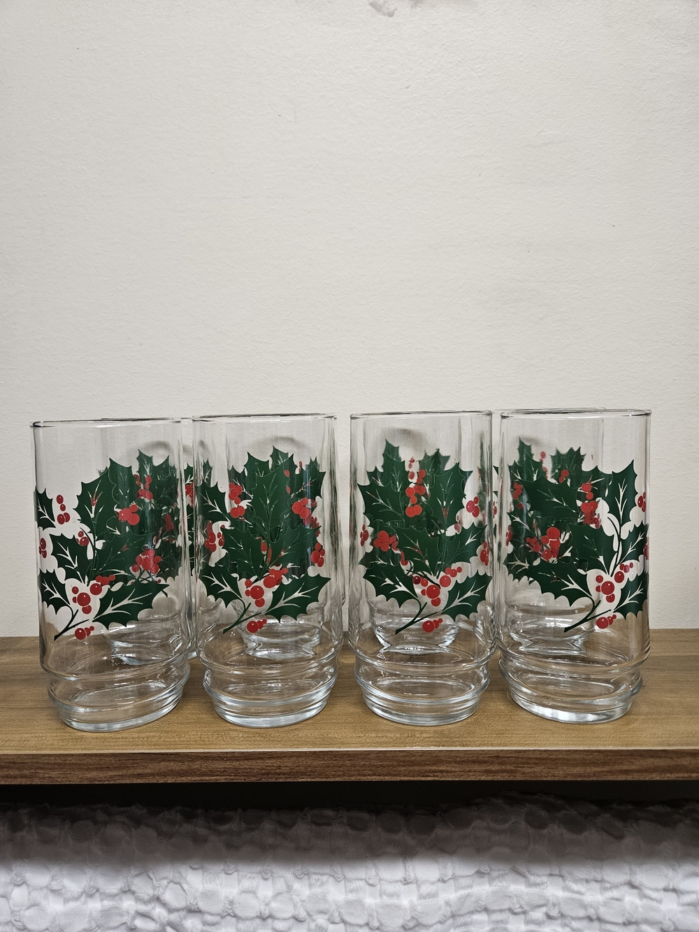Vintage Indiana Glass Holly Berries Christmas 16oz Tumblers - Set of 8 (5.75”)
